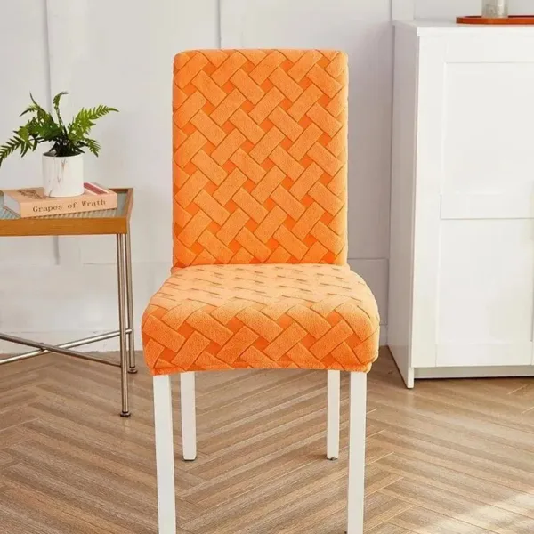 Oranje stoelhoes met geweven houten patroon, geschikt voor eettafelstoel.